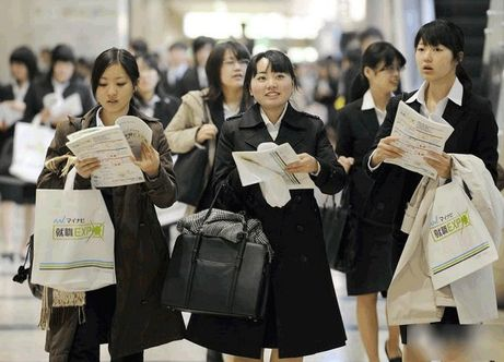 安倍小算盘失败?为什么80%日本留学生毕业后都选择回中国发展?