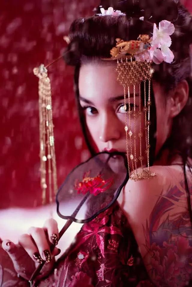 徐凯的新剧《从前有座灵剑山》即将来袭。看到混血女主后追定了!|许凯|徐凯|新剧_新浪新闻