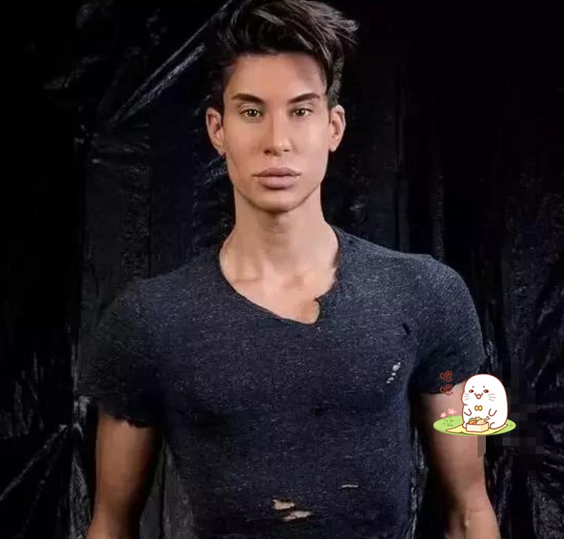 男版"金刚芭比"走红,为获得八块腹肌,竟特地花百万整容!