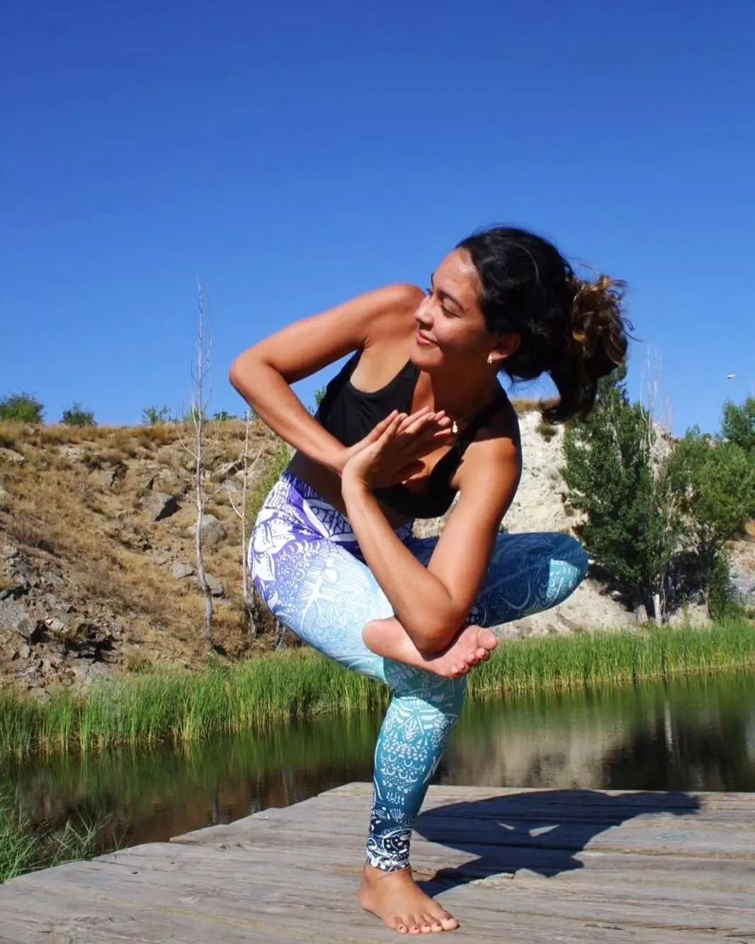 利用瑜伽缓解自己的压力提高睡眠质量让自己一身轻松