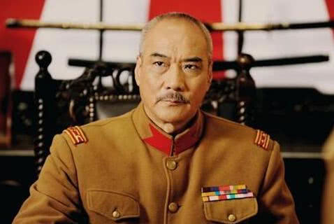 二战时，日本军官梦寐以求的“大佐”军衔，到底是多大的官_新浪新闻
