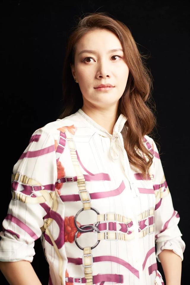 谢杏芳最新写真大片曝光肤白貌美风情万种37岁仍明艳动人