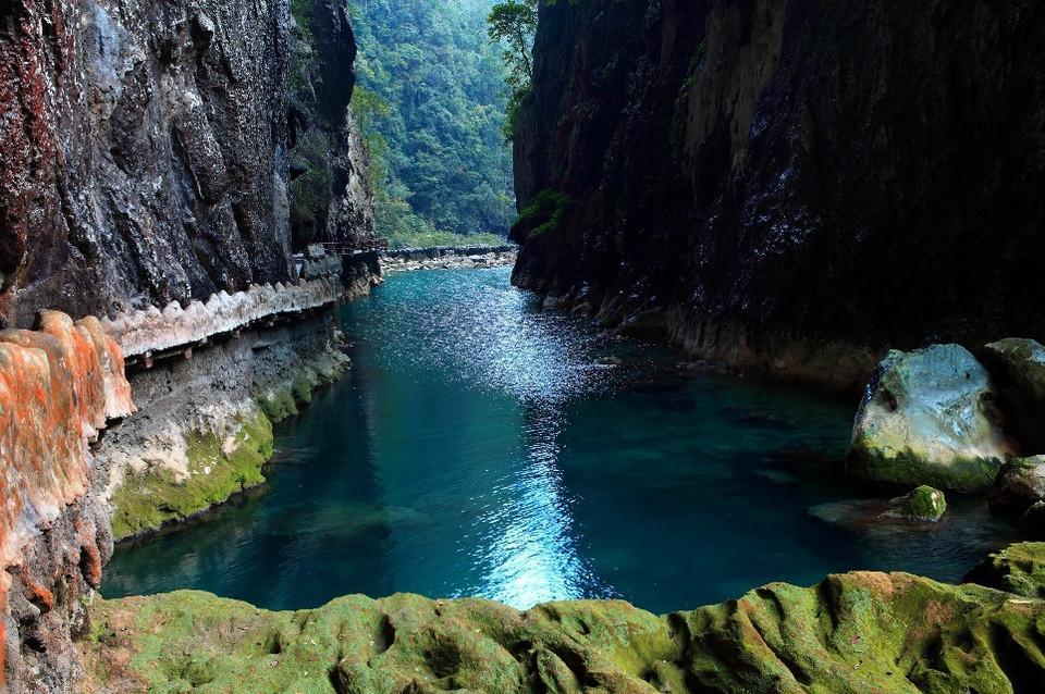贵州荔波樟江景区, 其水韵之美不逊于九寨沟, 已列入世界自然遗产