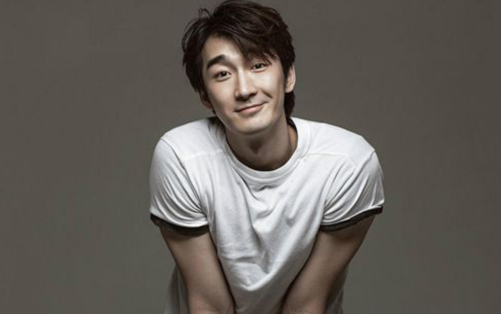 前后转变真是大相径庭