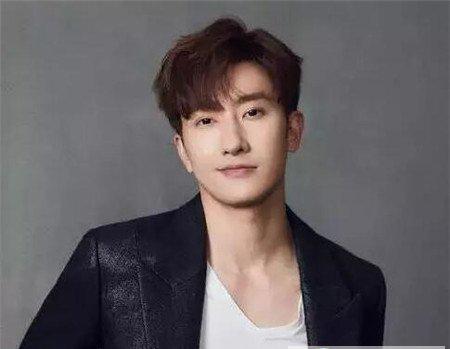 男生侧分发型,男生侧分刘海发型