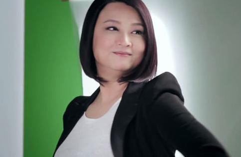 出道1年就追到了当红女星,妻子变胖后不离不弃,如今恩爱27年|陈莉萍