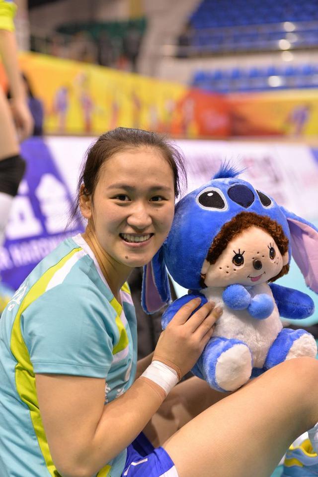 身高1米68嫁2米1老公,网友:最萌身高差|单丹娜|边洪敏|身高_新浪新闻