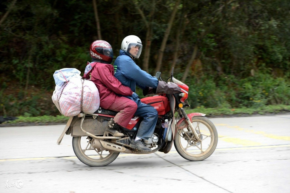 在农村,常有人吆喝"收购旧摩托",这利润很大吗?专家给出答案-新浪汽车