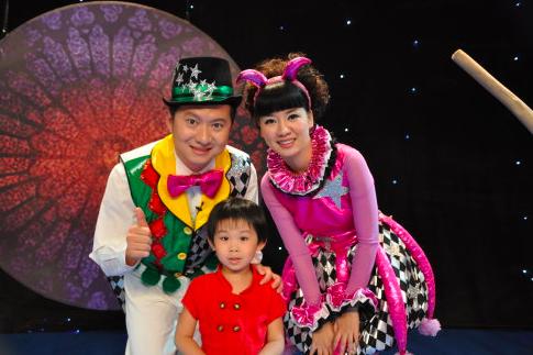 还记得绿泡泡与红果果吗现实中真的成为了夫妻孩子超可爱