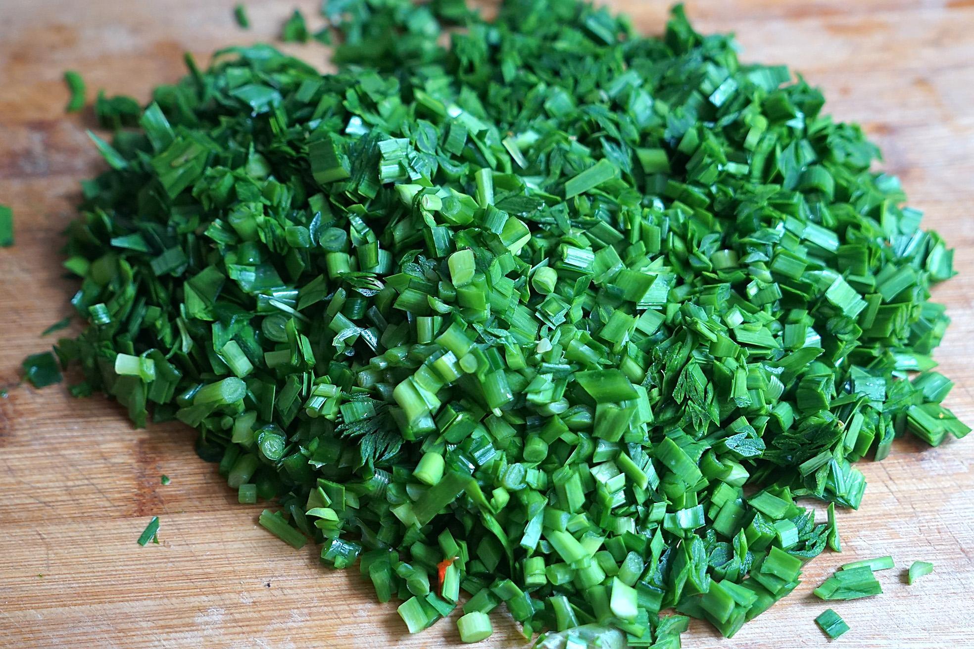 今天大暑老公下厨给我包了韭菜馅的饺子咬一口真鲜美