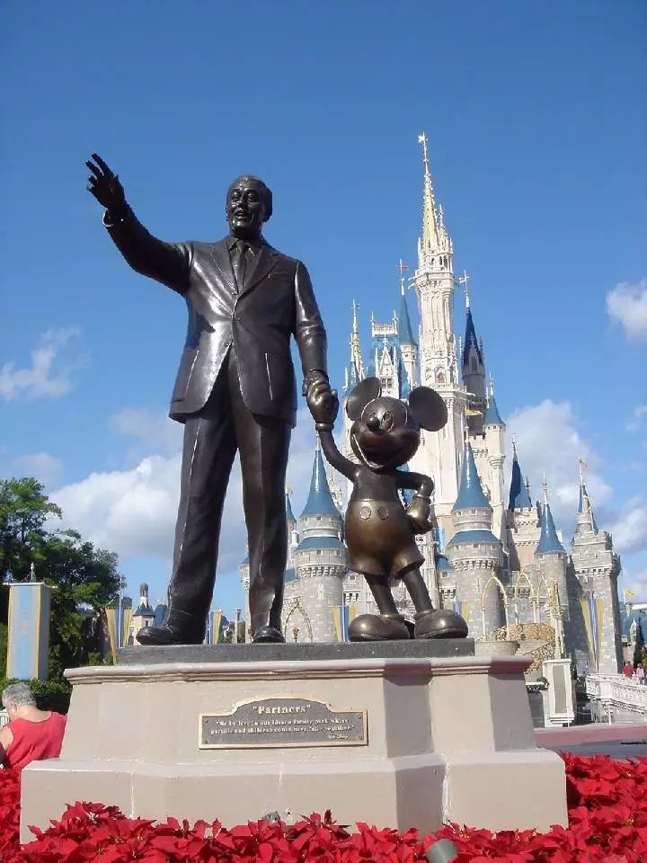 致敬标杆迪士尼一个95年欢乐王国的商业方法论