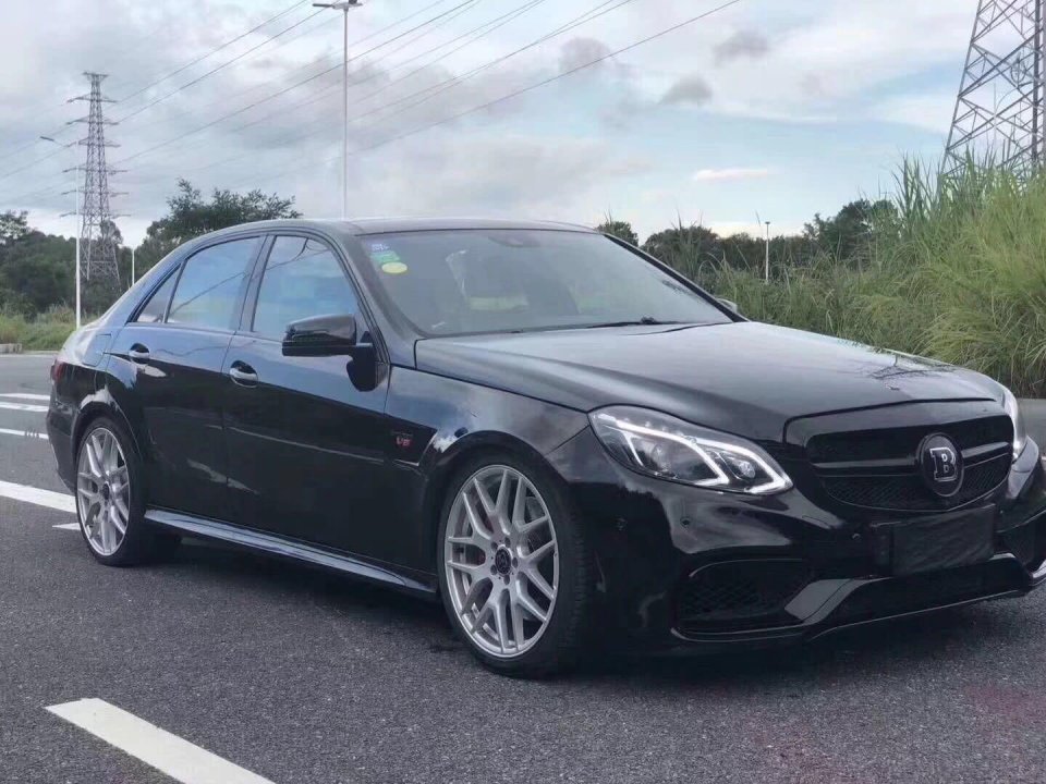 小伙30万提奔驰e63.车标却不是三叉星,车友看后都竖起大拇指