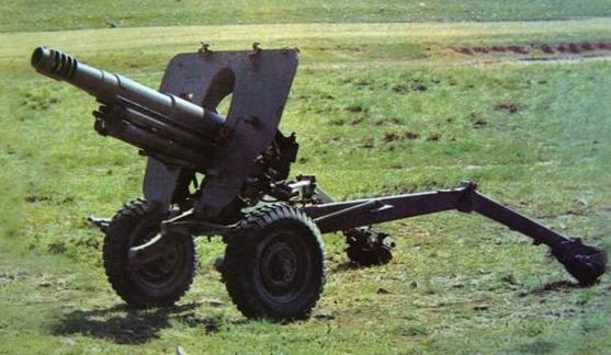 解放军也曾经推出一款105mm山炮,纯外贸,是仿制意大利m56型105mm榴弹