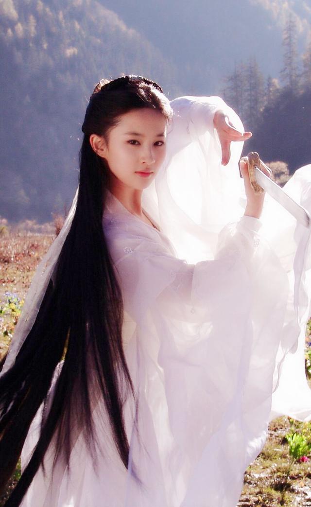 《神雕侠侣》刘亦菲版小龙女不同的打戏,难怪金庸恳求她一定出演