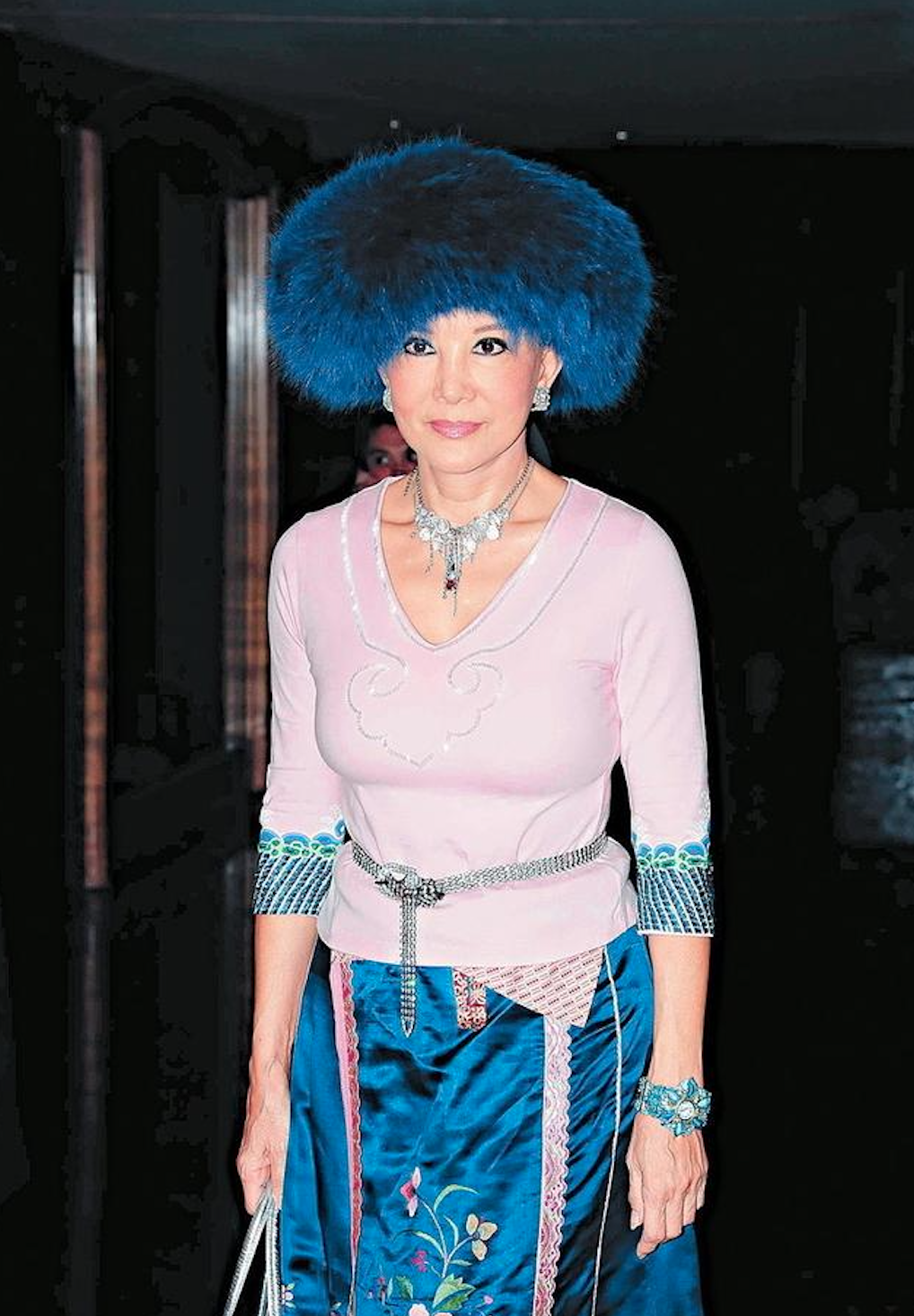 74岁白韵琴姐弟恋30年笑对丈夫被嘲吃软饭,夫妇联名物业总值4亿