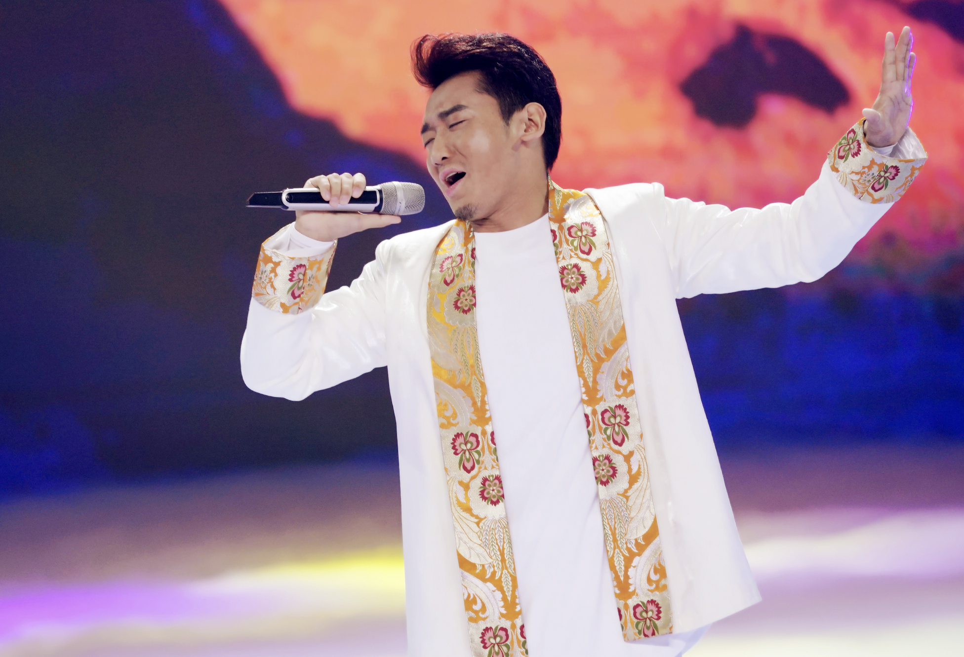 扎西平措再登我要上春晚舞台回归初心寻找音乐的纯粹