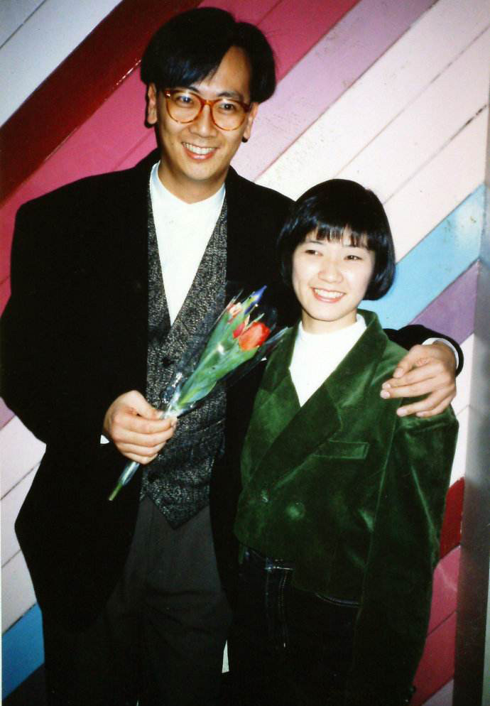 64岁郑丹瑞结婚38年无绯闻,直言免费午餐是幻想,房子都写老婆名