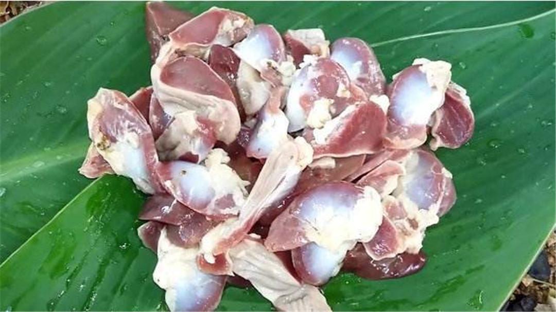 农村非常珍贵的美味,农民称它为"鸡屎包",爆炒油炸特别香