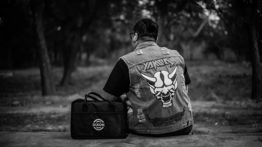 dixon艺术家——现役夜叉乐队鼓手,641乐队吉他手丁子威