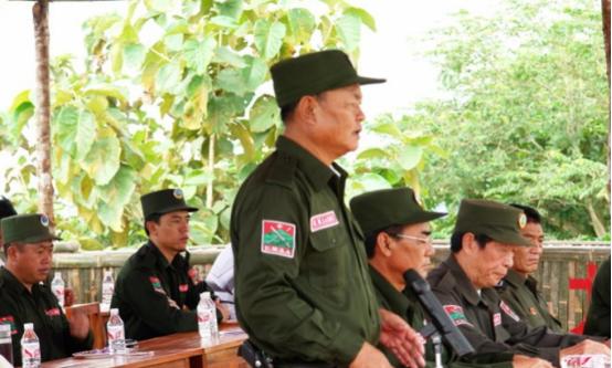 历史全:1996年,坤沙选择投降,鲍有祥接管了这里的大部分地盘