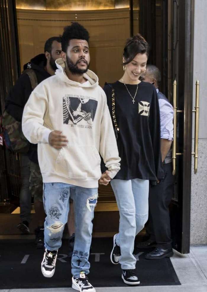 超模bella与盆栽哥复合狂秀恩爱, 路边十指紧扣穿搭默契十足