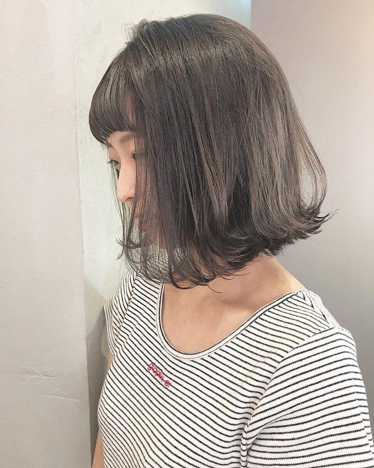 微外翘的短发今年最流行