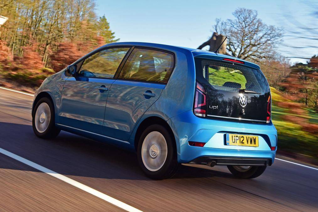 大众微型车也讲究操控,造型不比mini差,设计亮点比帕萨特多