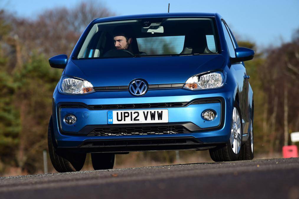 大众微型车也讲究操控,造型不比mini差,设计亮点比帕萨特多