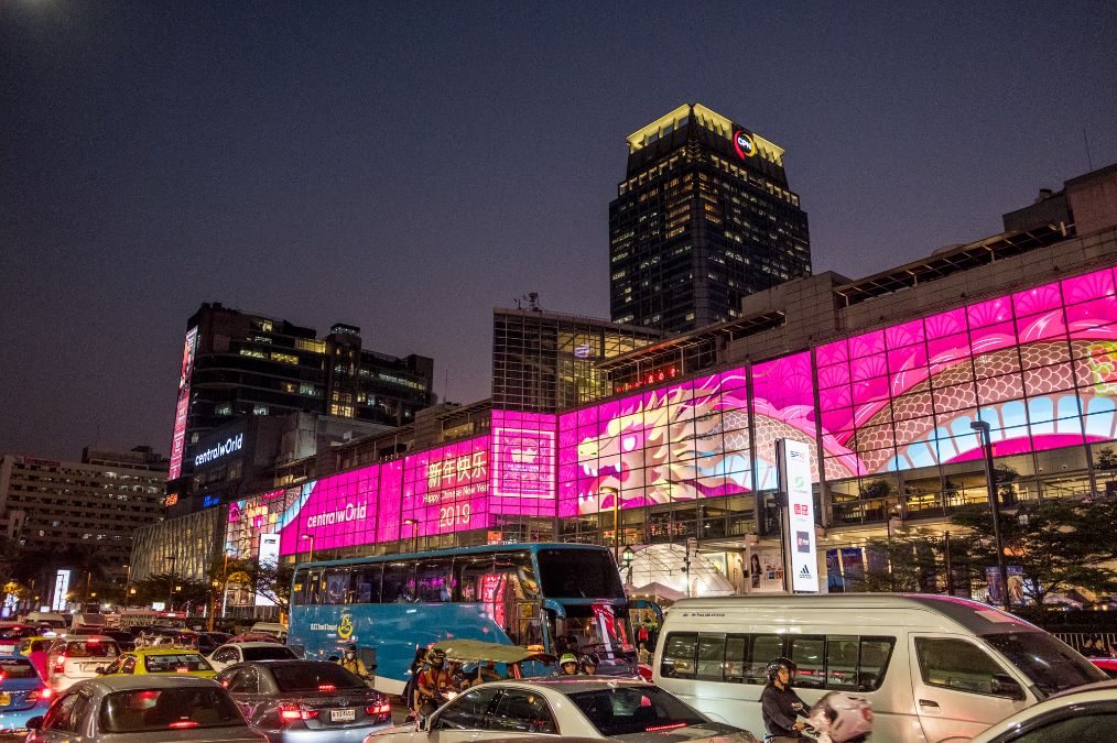 泰国曼谷街头实拍:到处都是中文招牌,支付宝微