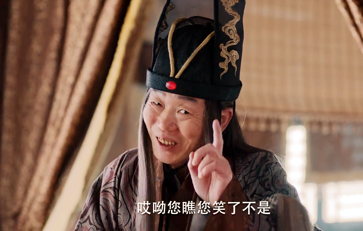 2,齐宣王身边的太监周公公,扮演者赵津生还是一名相声演员,师从相声