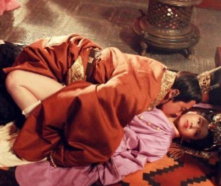 他做了八年的皇帝立了十一个皇后包括他的姑姑和侄女