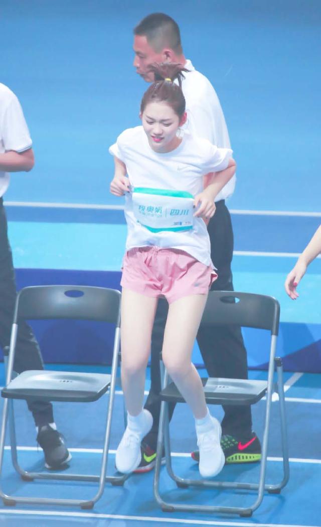 段奥娟最强实力等于天使吻过的嗓子,团宠,表情包,隐藏实力?