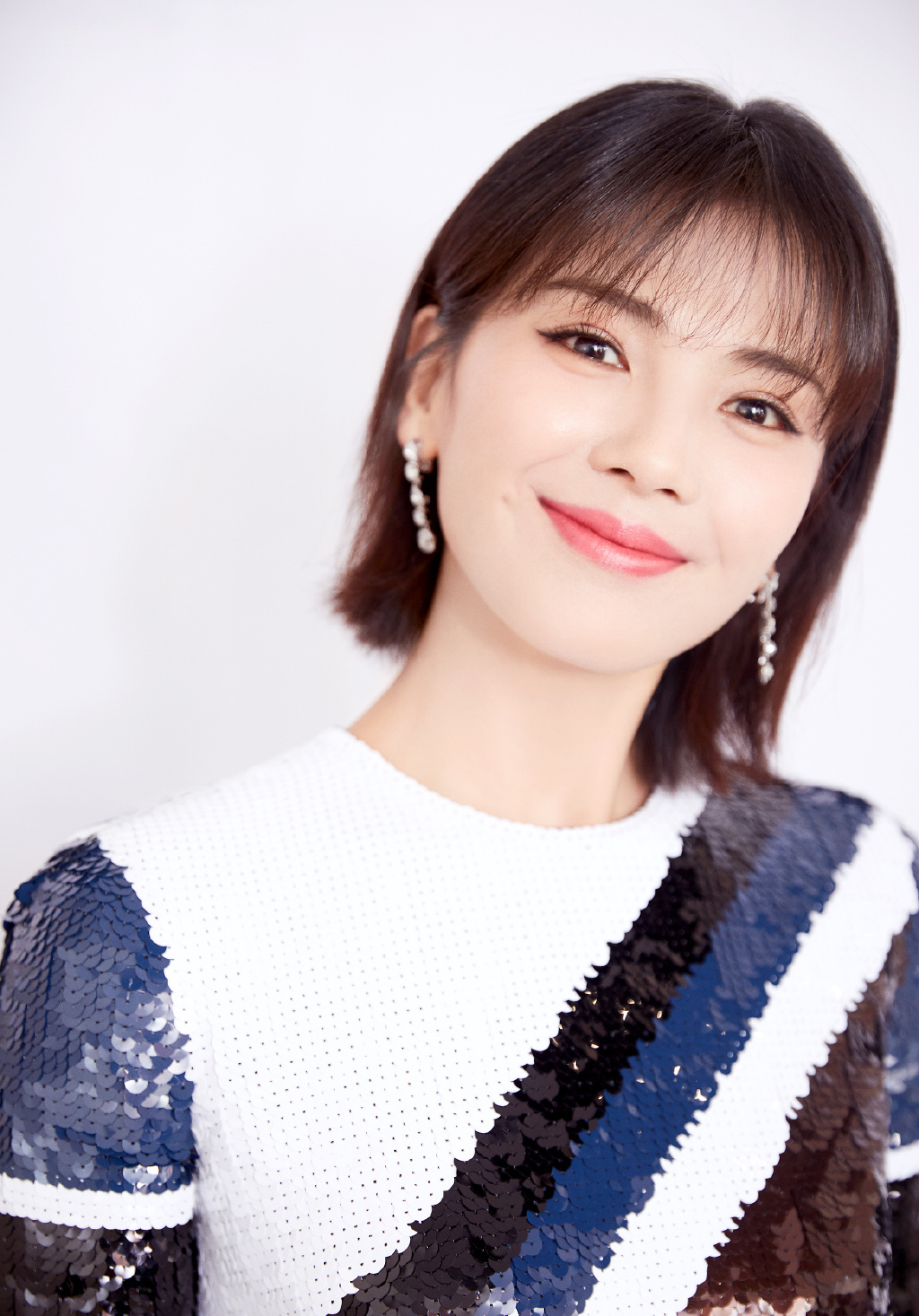 刘涛剪摩卡波波头小方脸变瓜子脸,美呆了,为何你剪短发秒变大妈