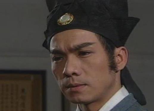 曾是大红大紫的演员,事业下滑后当清洁工被辞,现59岁卖烧饼为生