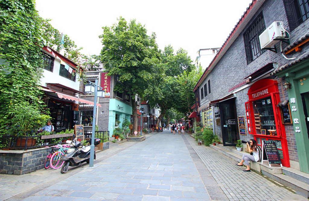 来武汉旅游不能错过的旅游景点昙华林文艺的第一街刻着旧记忆