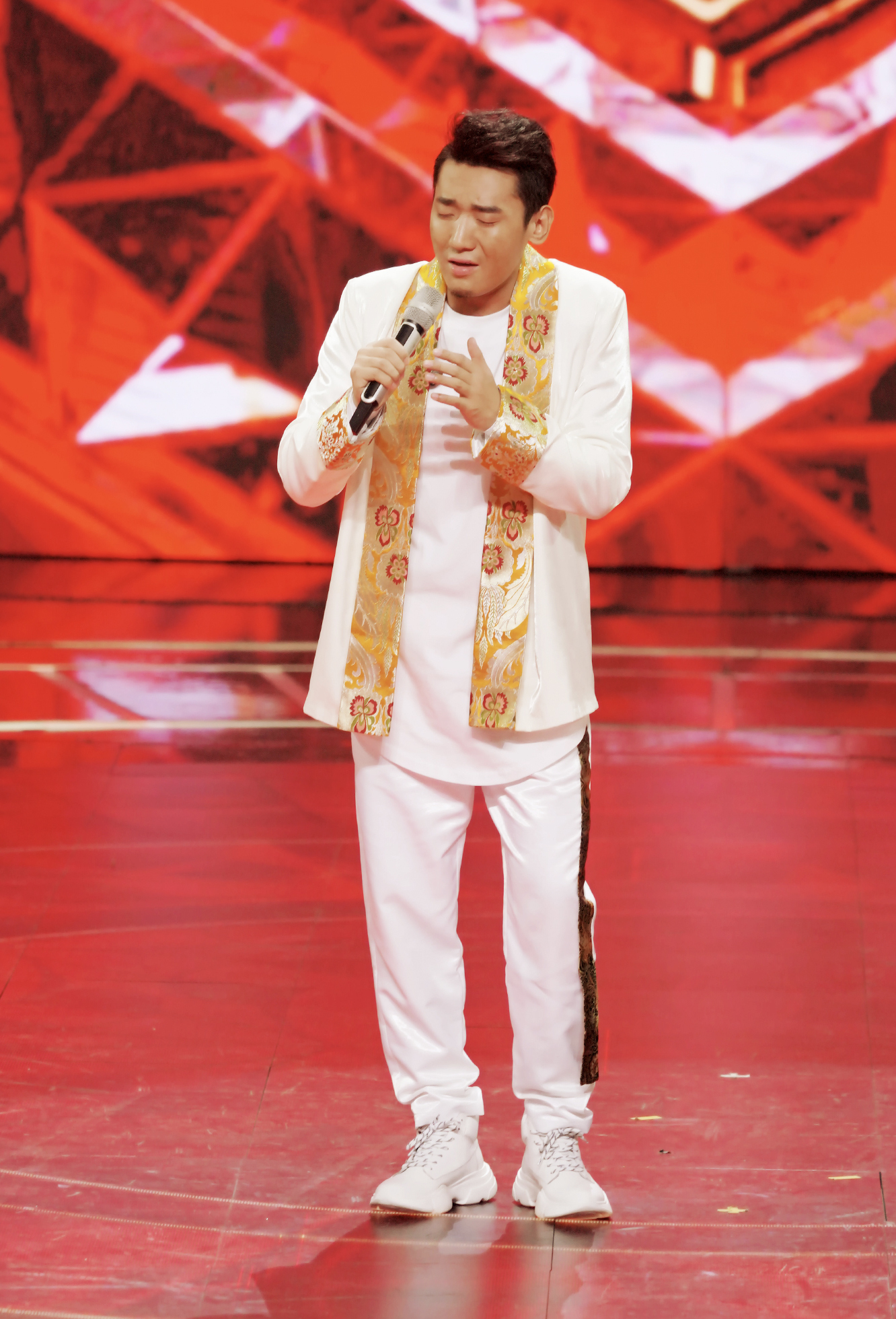 扎西平措再登我要上春晚舞台回归初心寻找音乐的纯粹