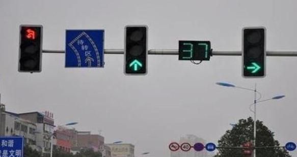 左转时遇到红灯,究竟能不能掉头?交警:再强调最后一次!