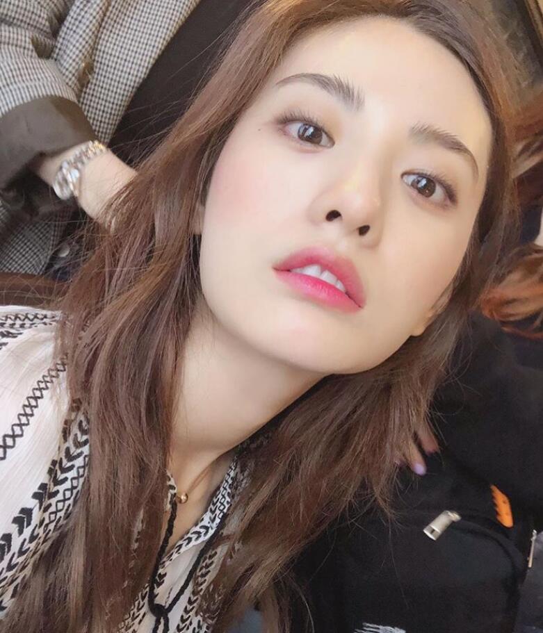 多次入选韩国最美面孔却红不起来脸蛋比雪莉要好看几十倍