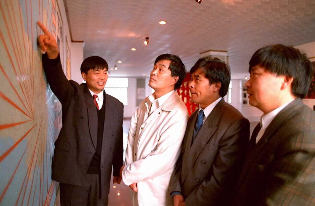 中国传奇刘氏四兄弟一起创业各个身价百亿老四成了中国首富