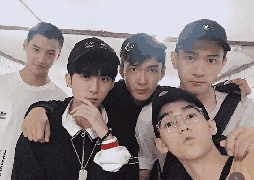 明星和大学室友的合照, 王俊凯、吴磊、易烊千