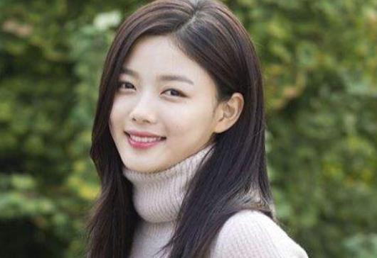 她几乎承包了很多韩剧女主的童年,如今长大后的她越来越美了