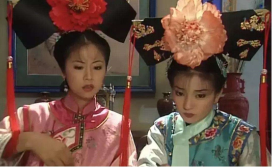看了18年的《还珠格格》,才发现小燕子和紫薇的剧本原来拿反了?