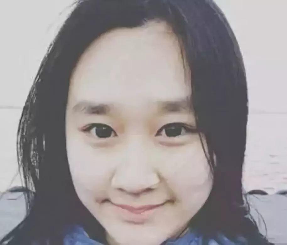 正文       后来刀郎便是认识了现在的妻子朱梅,朱梅当时没有嫌弃刀郎