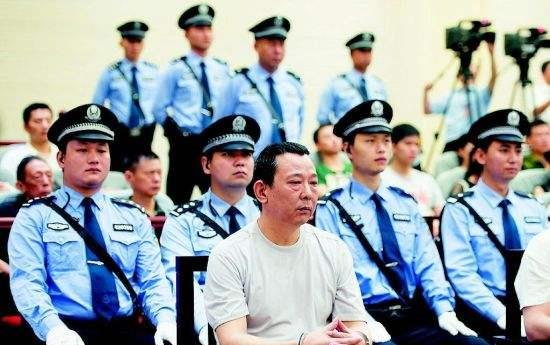 众多女明星为他献身,临死说了4个字|刘汉|黑社会|女明星_新浪新闻