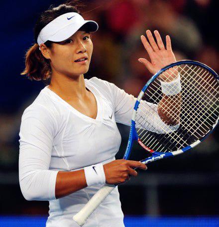 网球女神李娜近况:退役后三年生两娃,代言不断仍年赚1亿!