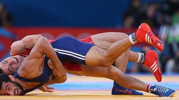 职业摔跤路程,一个为了自己的荣誉和梦想而战的摔跤手