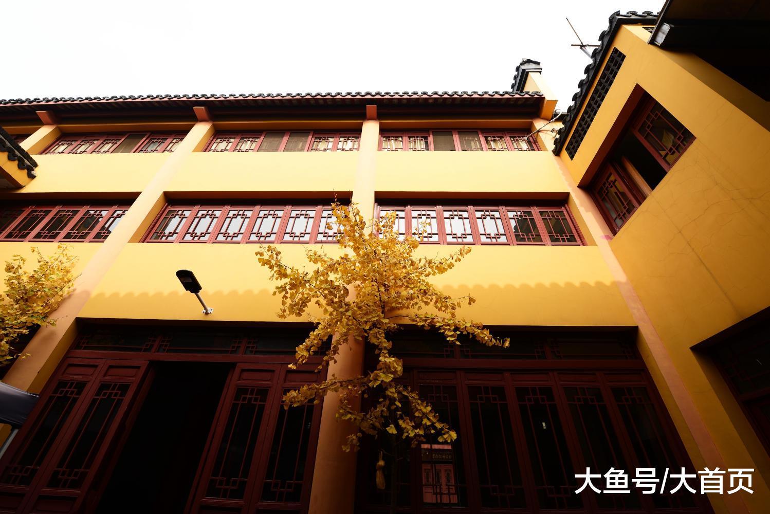 自然光,佛语不断旅游贴士:古瓦官寺所处老门西,凤凰台片区,巷里巷虽