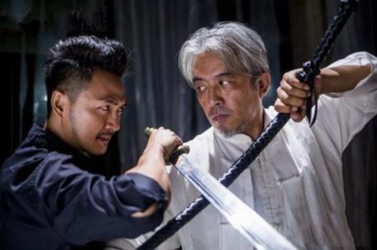 进入武馆后,易忠拼命练武,很快成为一名高手,由于他狠辣不要命,每次砍