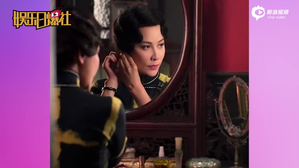 刘嘉玲晒《半生缘》剧照 对镜梳妆美如画