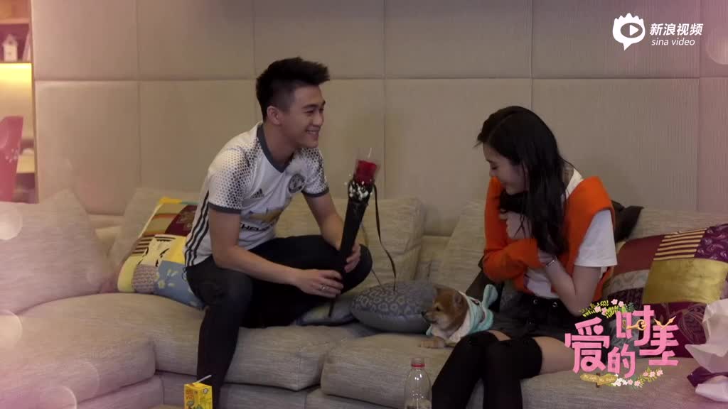 何猷君“跳楼”献花